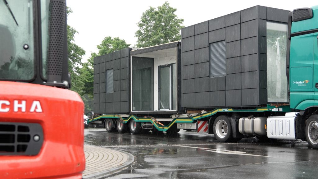 Container Verkleiden, Bürocontainer mit Metallverkleidung