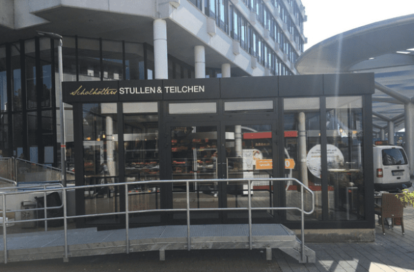 Außenansicht des Café-Containers „Scholhölter Stullen & Teilchen